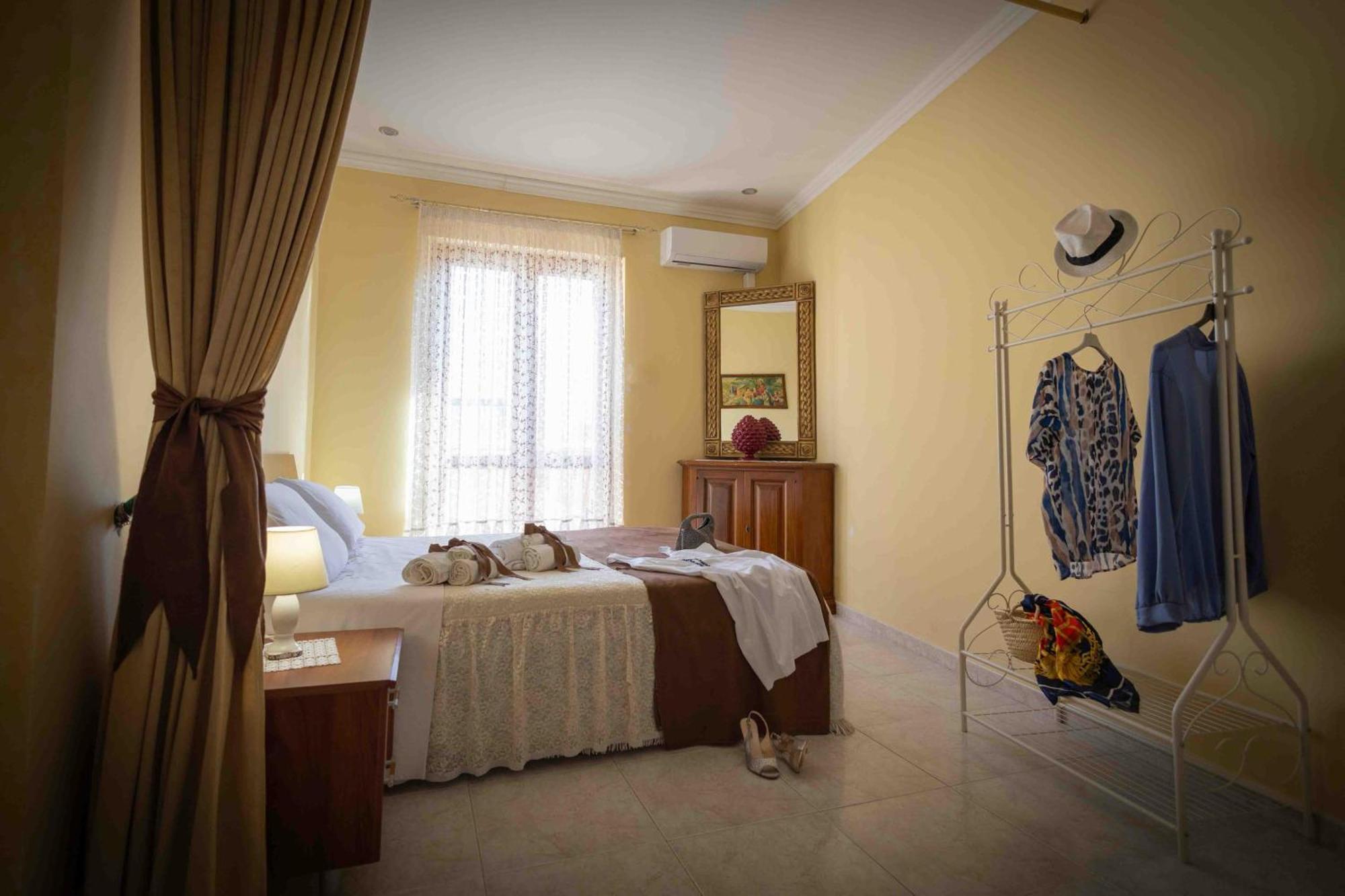 Sunshine Apartments Trappeto  Exterior foto